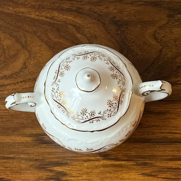 Vintage COALPORT Burgundy Lidded Sugar Bowl Bone China England Gold Grapes Vine - Picture 8 of 13